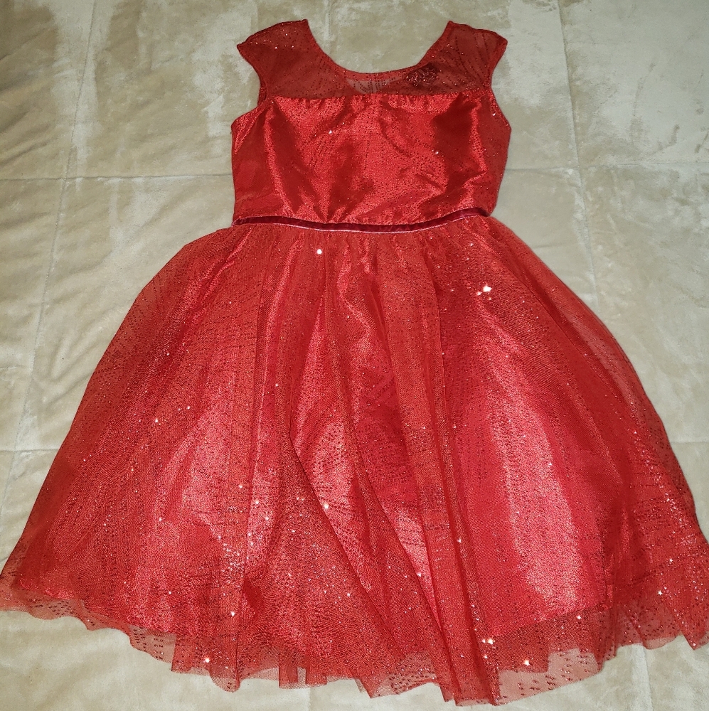 GUC red formal dress